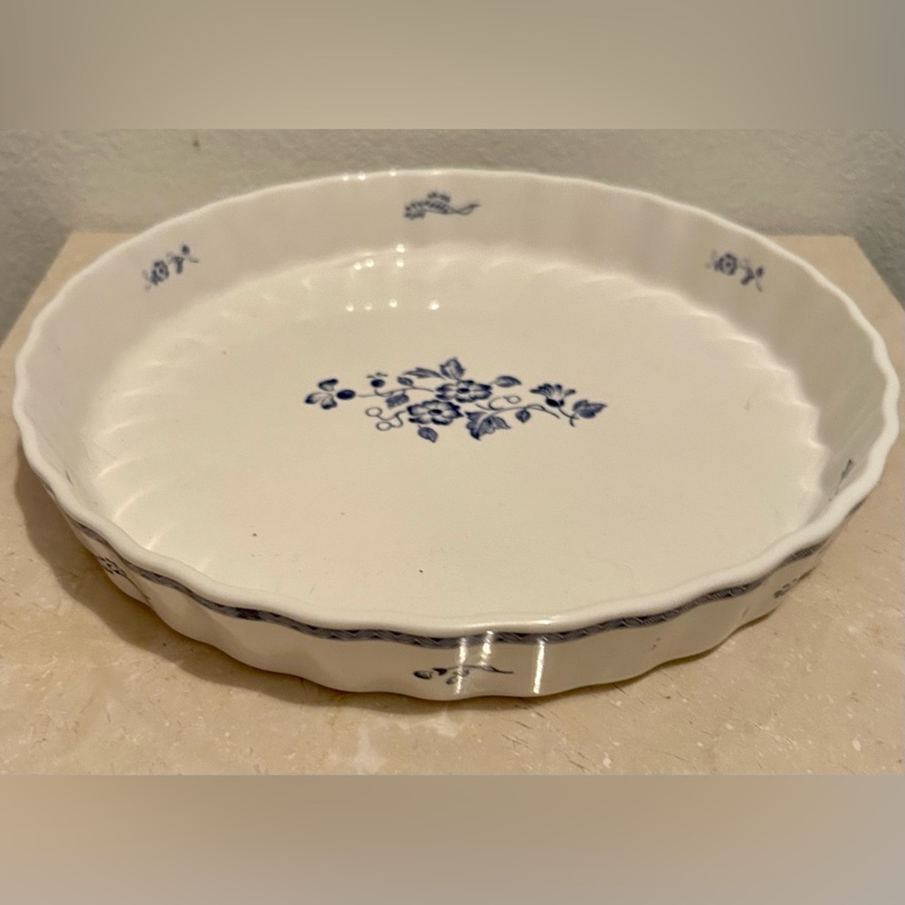 9” Firkloveren Apilanlehti pie, tart and quiche plate